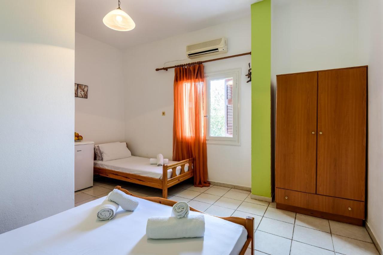 Antonis Studio Appartement Sfinárion Buitenkant foto